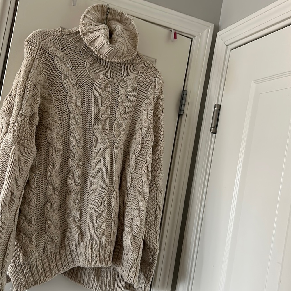 New with tags Topshop sweater, Cream, size M